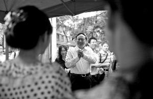 北大新书记新生报道日亮相不赞成“寒门难出贵子”说