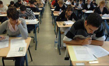 法国高考考场直击 法国高考考场直击