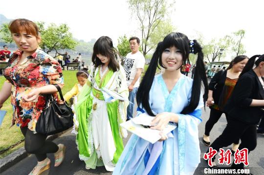 中国杭州大学生旅游节开幕倡议文明环保旅游