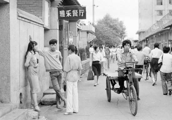 1984年，夏